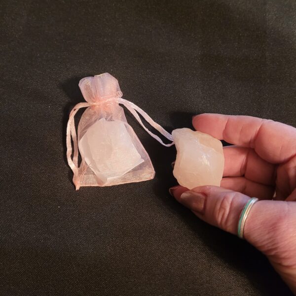 Rose Quartz in a pink organza bag - Image 2